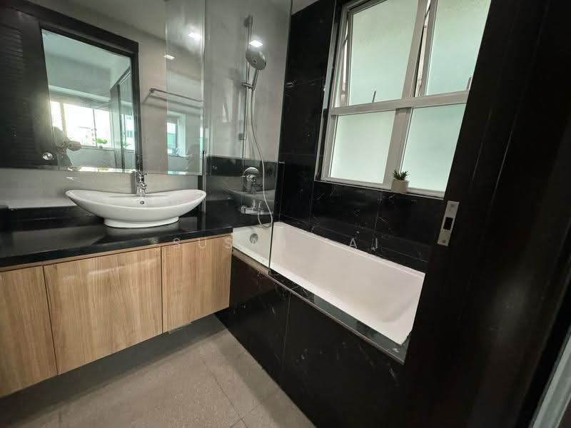 Sunshine Plaza, 10 Prinsep Link, Beach Road / Bugis / Rochor, Room Rental, 180 sqft, Apartment For Rent, by Susan Lai, 60148246 - Bathroom - PropertyGuru.com.sg