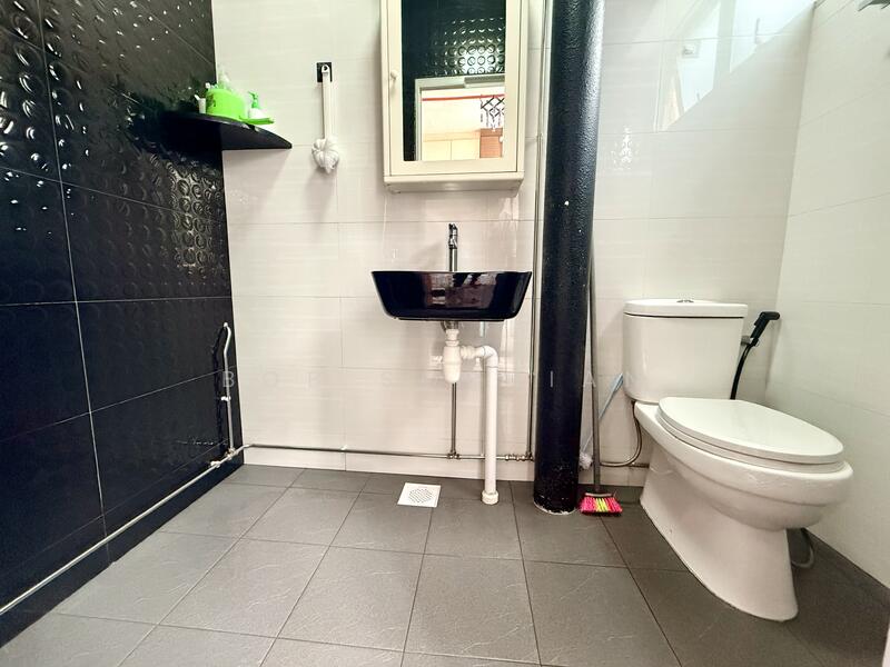For Sale - 880A Tampines Avenue 8