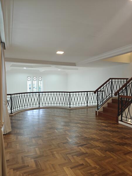 2nd-Floor Lounge