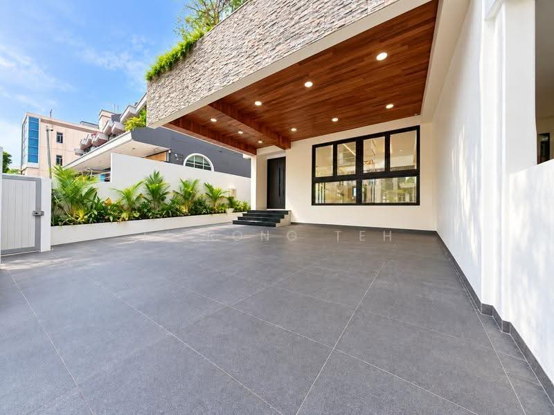 ❤️ D10 | <1KM to NANYANG PRI. WALK TO AMENITIES, Duke Road / Kings Road / Queens Road / Coronation Road, Tanglin / Holland / Bukit Timah, 5 Bedrooms, 7,000 sqft, Semi-Detached House For Sale, by Li Rong Teh, 60148620 - Exterior - PropertyGuru.com.sg