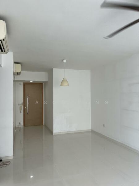 Entrance & Dining Area
