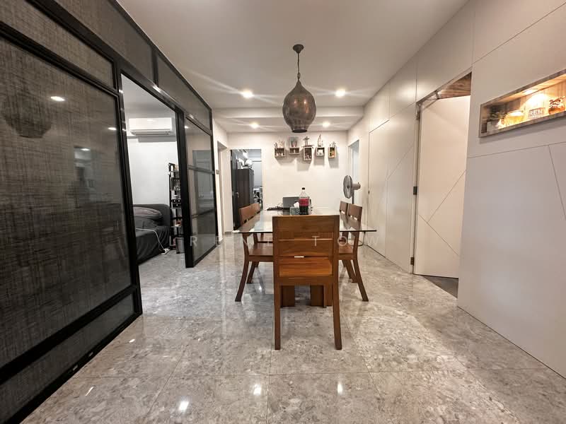 Neptune Court, 1 Marine Vista, 4 Bedrooms, 1,636 sqft, Apartment For Sale, by Irene Tow, 60148675 - Dining Room - PropertyGuru.com.sg