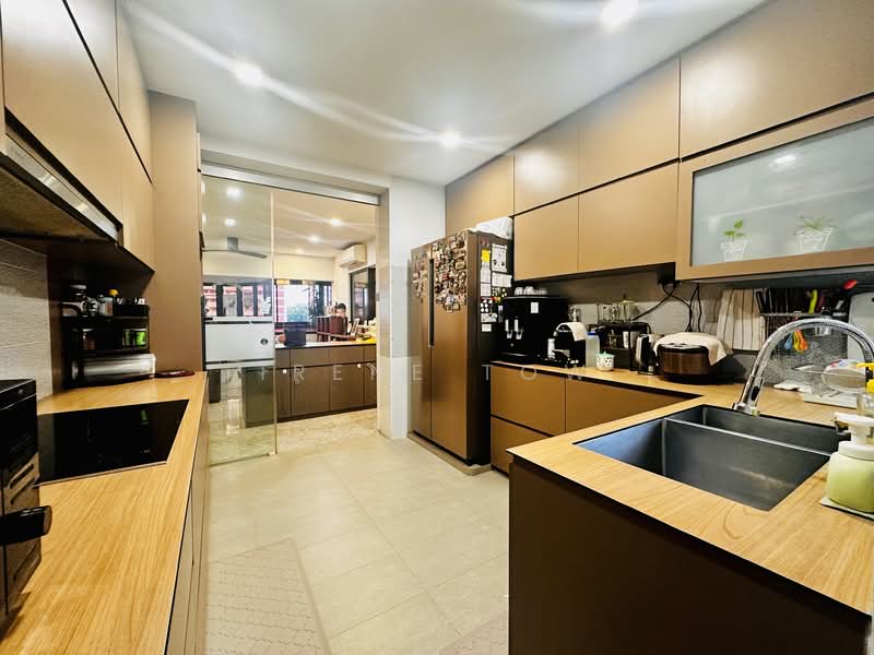 Neptune Court, 1 Marine Vista, 4 Bedrooms, 1,636 sqft, Apartment For Sale, by Irene Tow, 60148675 - Kitchen - PropertyGuru.com.sg