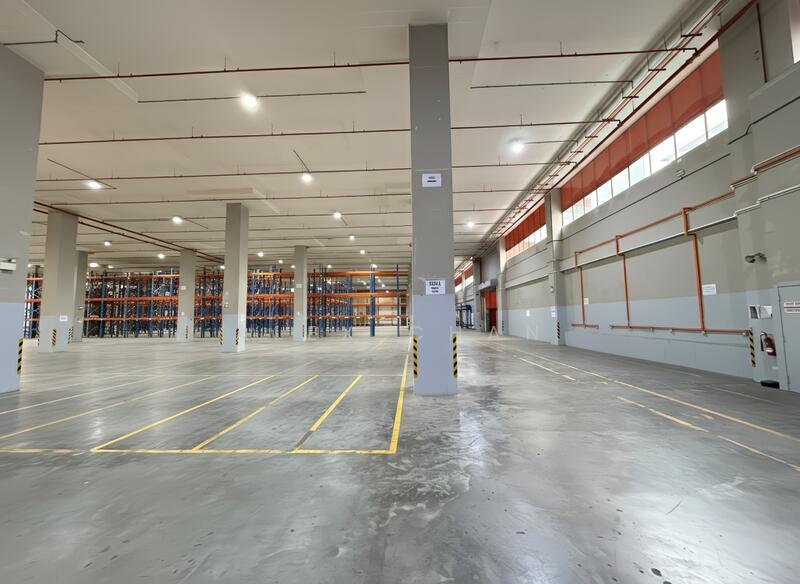 ⭐️Cheap⭐️ | Jurong | 9m Ceiling | Partial Racking System | Ramp Up | Dedicated Loading Bays, Jurong, 50,000 sqft, Warehouse For Rent, by Alex Chan, 60148682 - CommercialGuru.com.sg