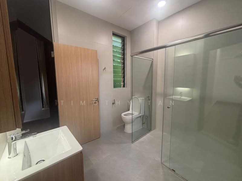 Balmoral Park, Balmoral Park, Robin Road, Stevens Road, 4 Bedrooms, 4,000 sqft, Town House For Rent, by Timothy Tan, 60148697 - Bathroom - PropertyGuru.com.sg