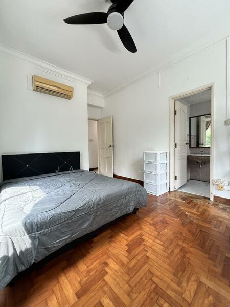 For Rent - La Crystal