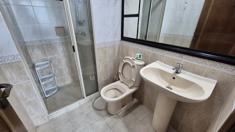 Palm Gardens, 2A Hong San Walk, Room Rental, 140 sqft, Condominium For Rent, by Raymond Tay, 60148888 - Bathroom - PropertyGuru.com.sg