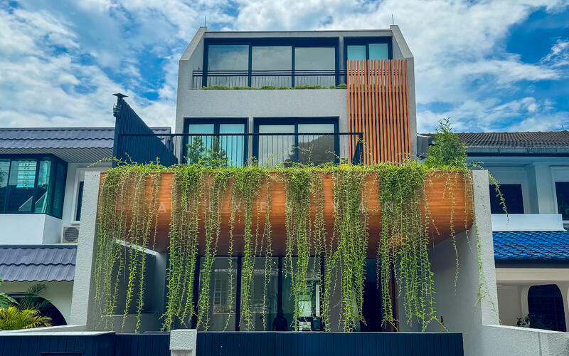 For Sale - Huge Frotange! 1KM to Henry Park! Brand New Inter Terrace