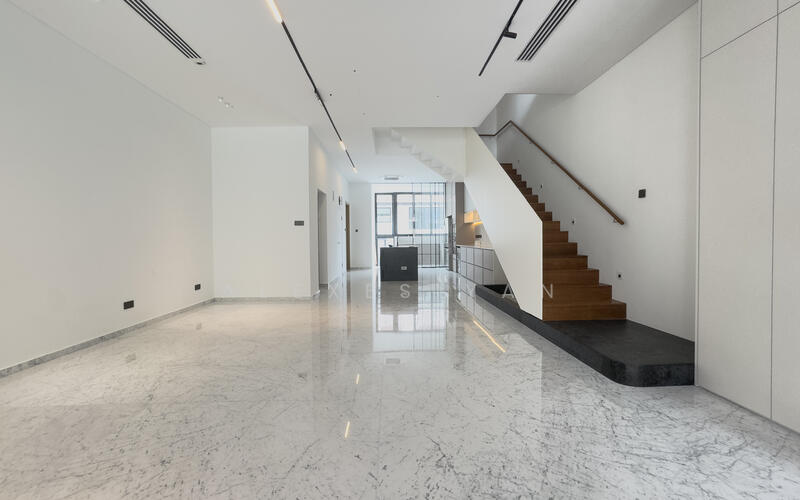 For Sale - Huge Frotange! 1KM to Henry Park! Brand New Inter Terrace
