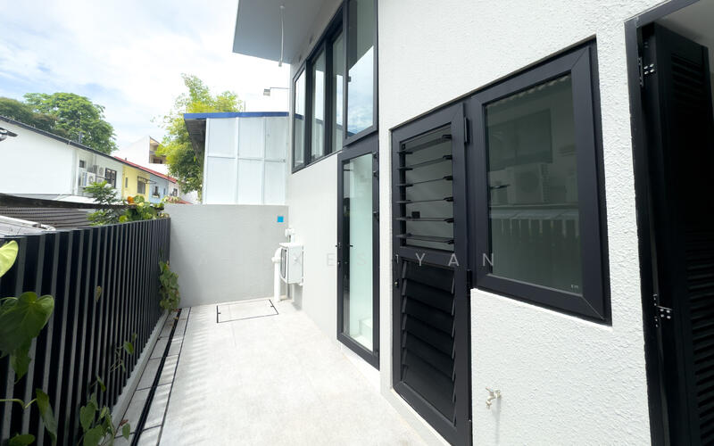 For Sale - Huge Frotange! 1KM to Henry Park! Brand New Inter Terrace