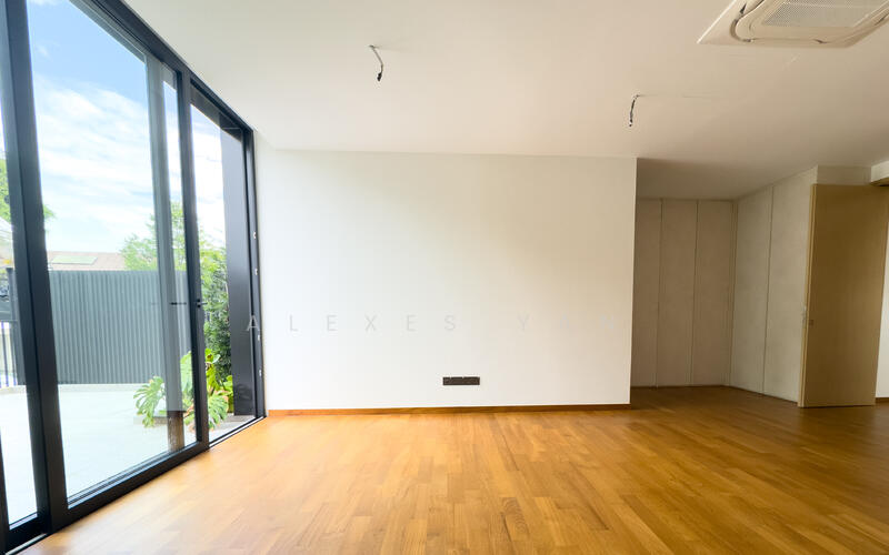 For Sale - Huge Frotange! 1KM to Henry Park! Brand New Inter Terrace