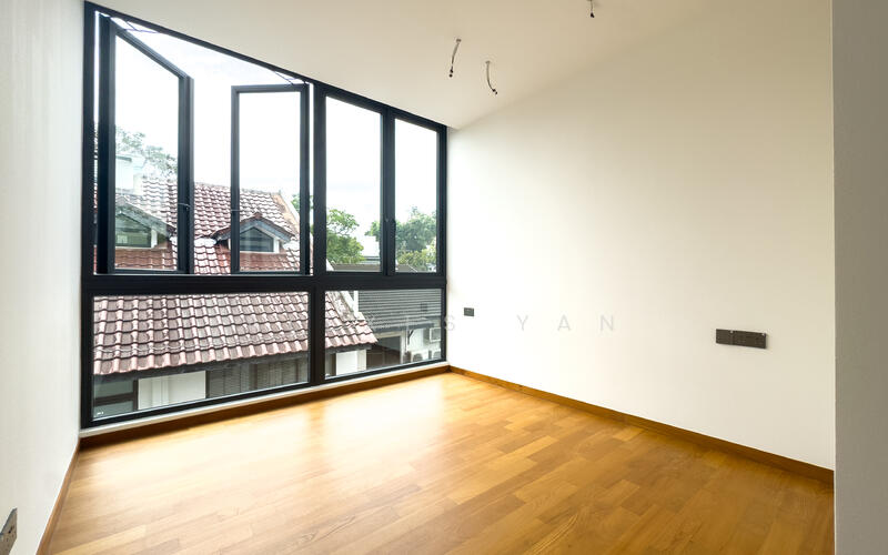 For Sale - Huge Frotange! 1KM to Henry Park! Brand New Inter Terrace