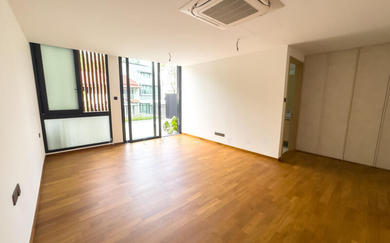 For Sale - Huge Frotange! 1KM to Henry Park! Brand New Inter Terrace