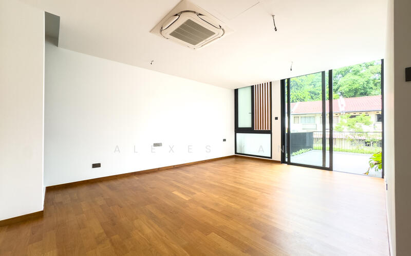 For Sale - Huge Frotange! 1KM to Henry Park! Brand New Inter Terrace