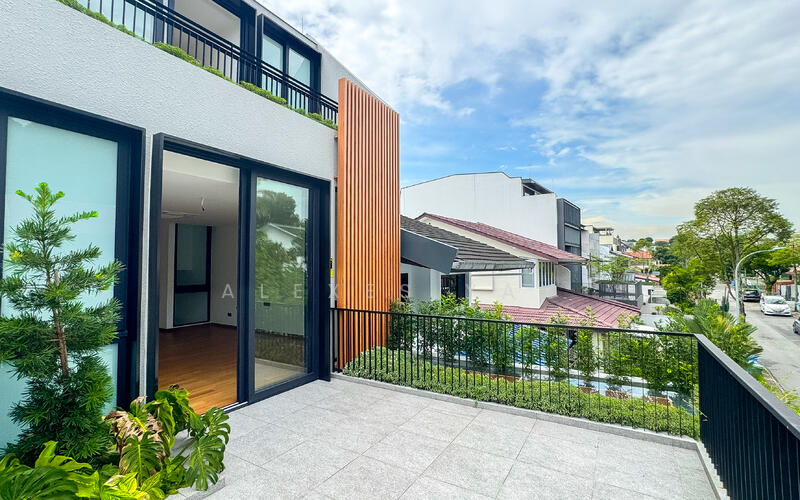For Sale - Huge Frotange! 1KM to Henry Park! Brand New Inter Terrace