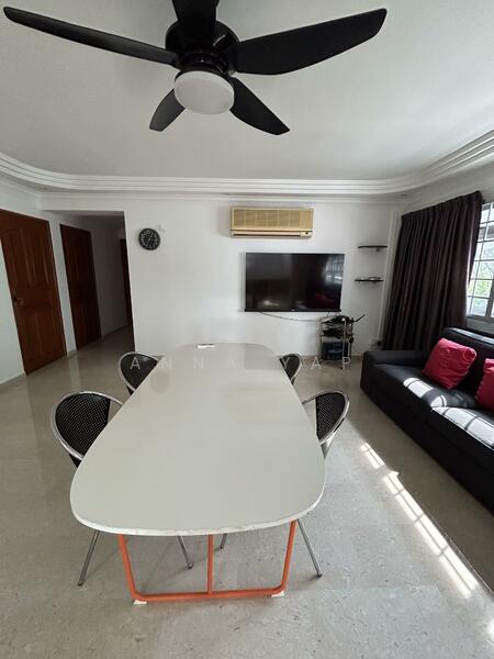 For Rent - 711 Pasir Ris Street 72