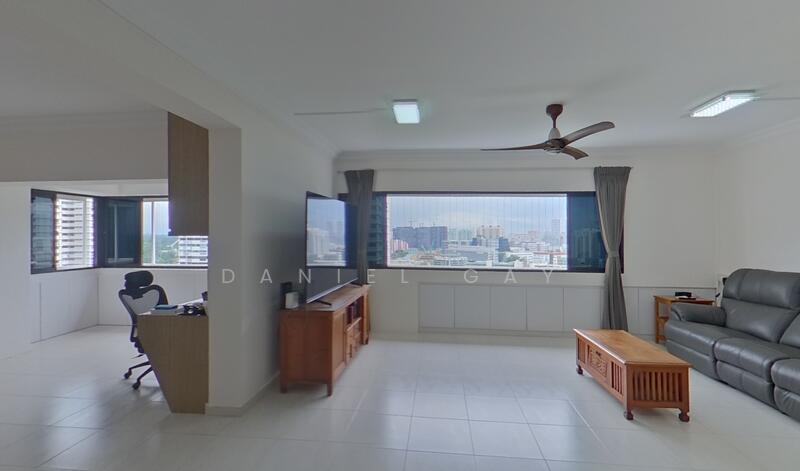 Bright and well ventilated Living Room