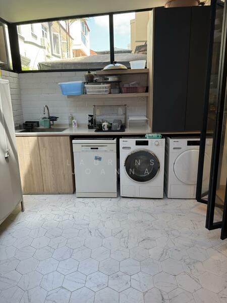 Wet Kitchen/Utility 
