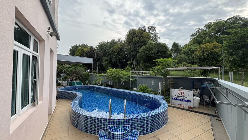 Pool & Garden