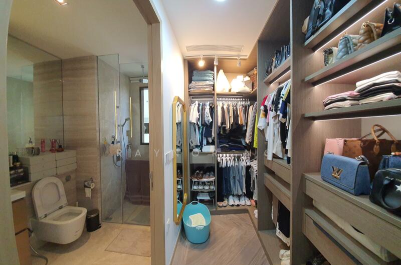 walk in closet