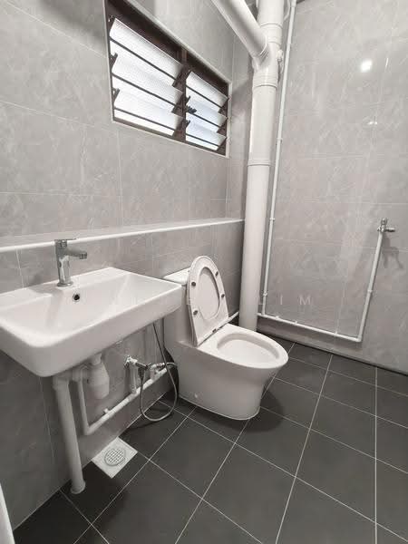 602 Woodlands Drive 42, 602 Woodlands Drive 42, Admiralty / Woodlands, 3 Bedrooms, 1,076 sqft, HDB Flat For Sale, by Andrew Lim, 60149731 - Bathroom - PropertyGuru.com.sg