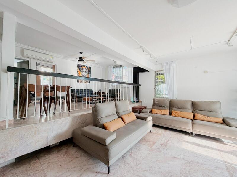 For Sale - Thomson Walk