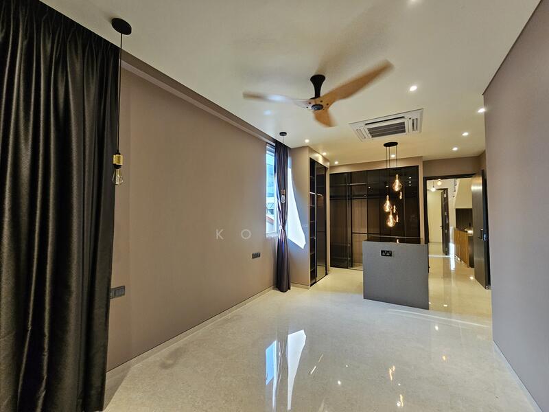 level 2 master room