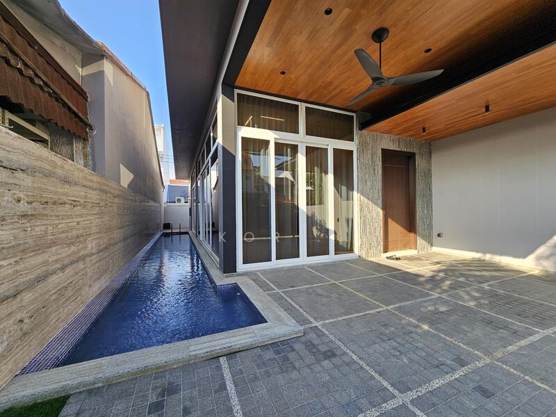 lap pool