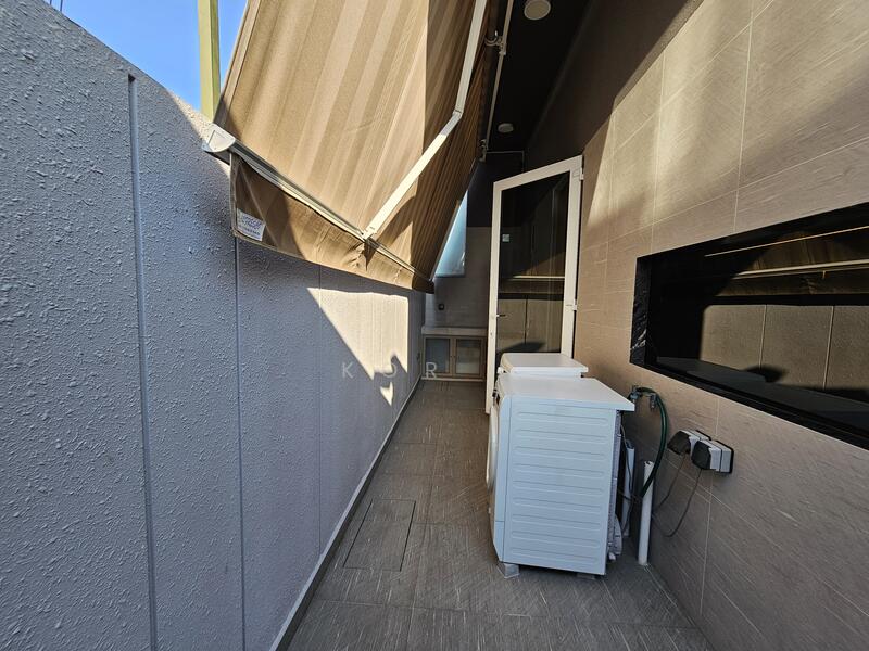 level 1 back yard