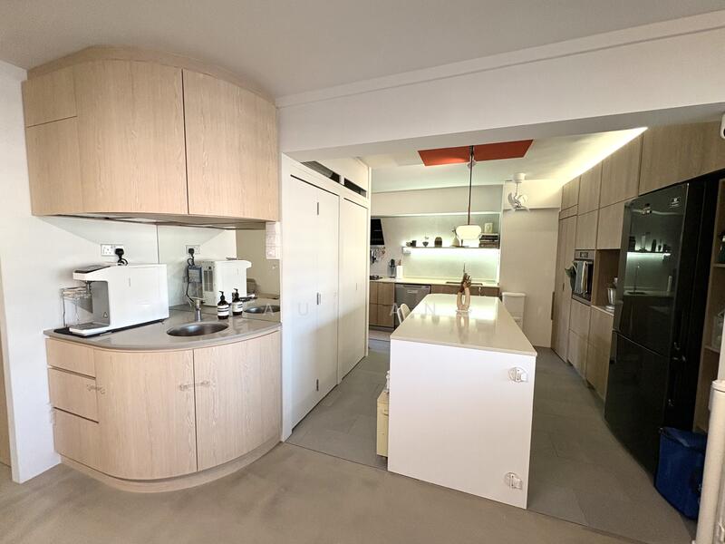 Dining/Kitchen
