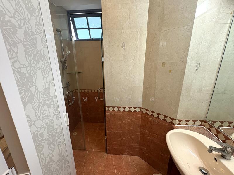Junior Master Bathroom