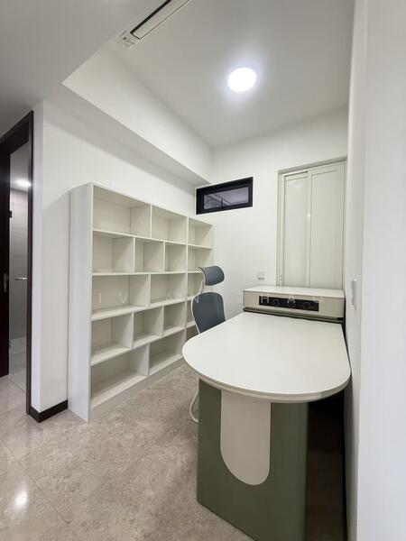 For Rent - Royalgreen