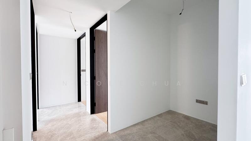 The Reef at King's Dock, 20 Harbourfront Avenue, Orchard / River Valley, 3 Bedrooms, 1,076 sqft, Condominium For Sale, by Nicole Chua, 60150481 - Hallway + Study - PropertyGuru.com.sg