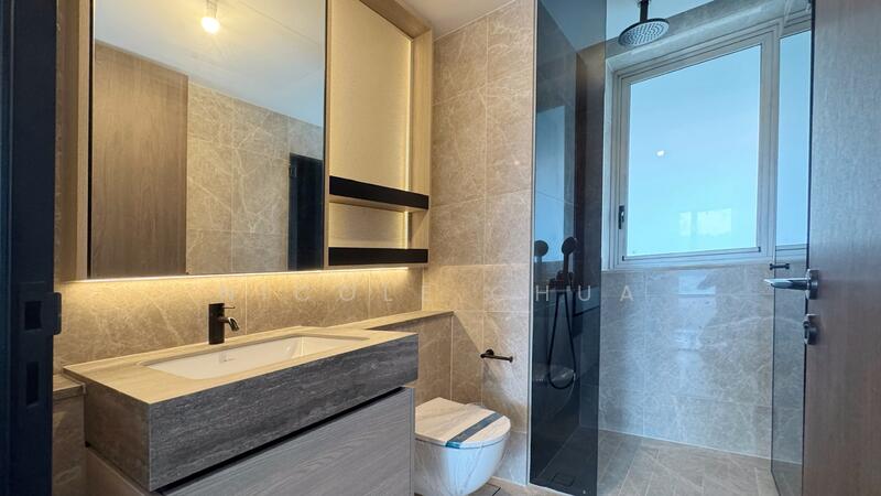 The Reef at King's Dock, 20 Harbourfront Avenue, Orchard / River Valley, 3 Bedrooms, 1,076 sqft, Condominium For Sale, by Nicole Chua, 60150481 - Common Bathroom - PropertyGuru.com.sg