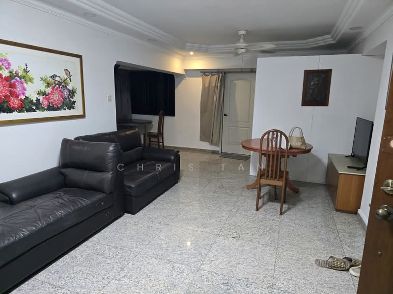 298B Compassvale Street, 298B Compassvale Street, 3 Bedrooms, 1,216 sqft, HDB Flat For Sale, by Chris Tan, 60150491 - Living Room - PropertyGuru.com.sg