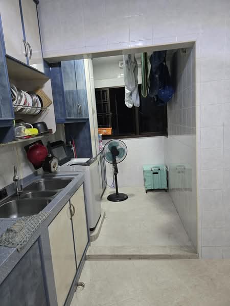 298B Compassvale Street, 298B Compassvale Street, 3 Bedrooms, 1,216 sqft, HDB Flat For Sale, by Chris Tan, 60150491 - Kitchen - PropertyGuru.com.sg