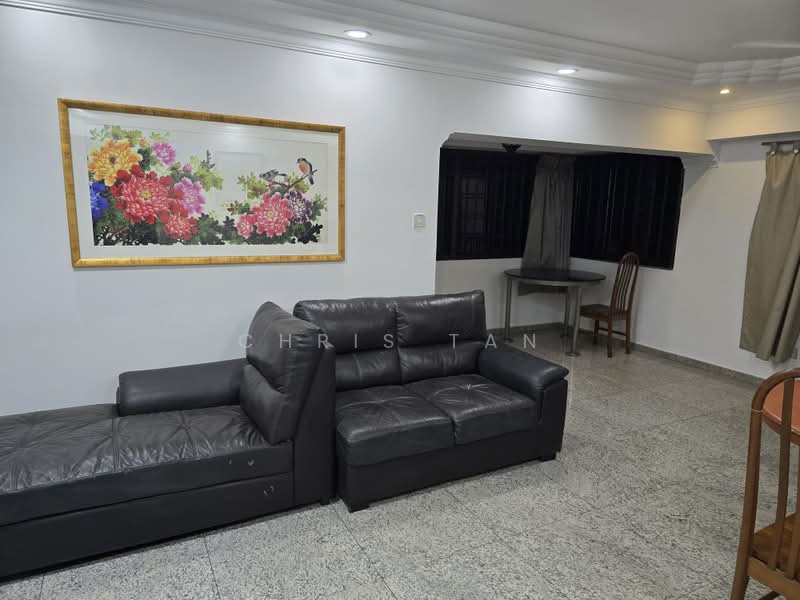 298B Compassvale Street, 298B Compassvale Street, 3 Bedrooms, 1,216 sqft, HDB Flat For Sale, by Chris Tan, 60150491 - Living Room - PropertyGuru.com.sg