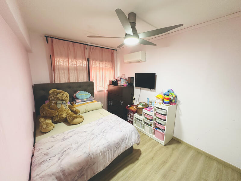 For Sale - 142 Pasir Ris Street 11