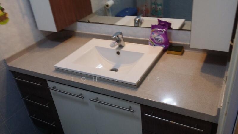 For Rent - 353A Admiralty Drive