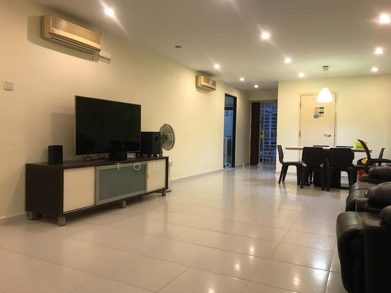 For Rent - 353A Admiralty Drive