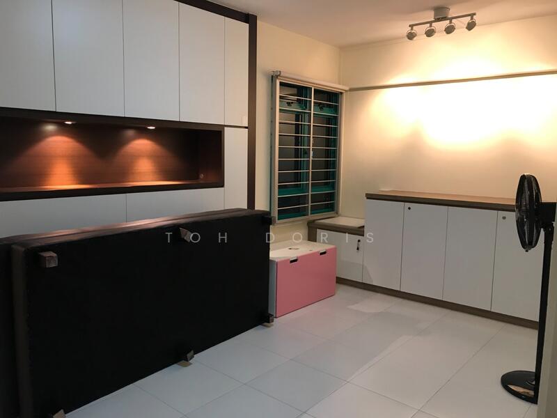 For Rent - 353A Admiralty Drive