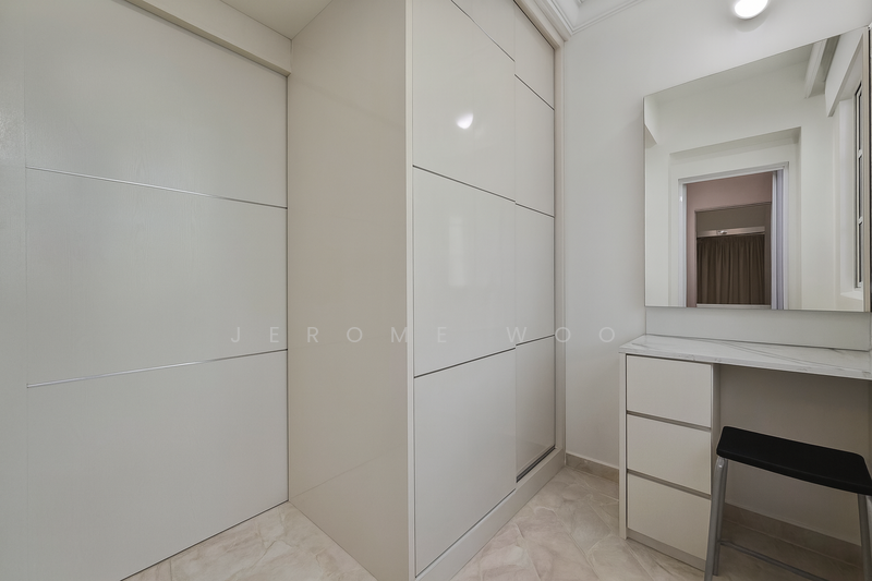 PTE Walking Wardrobe