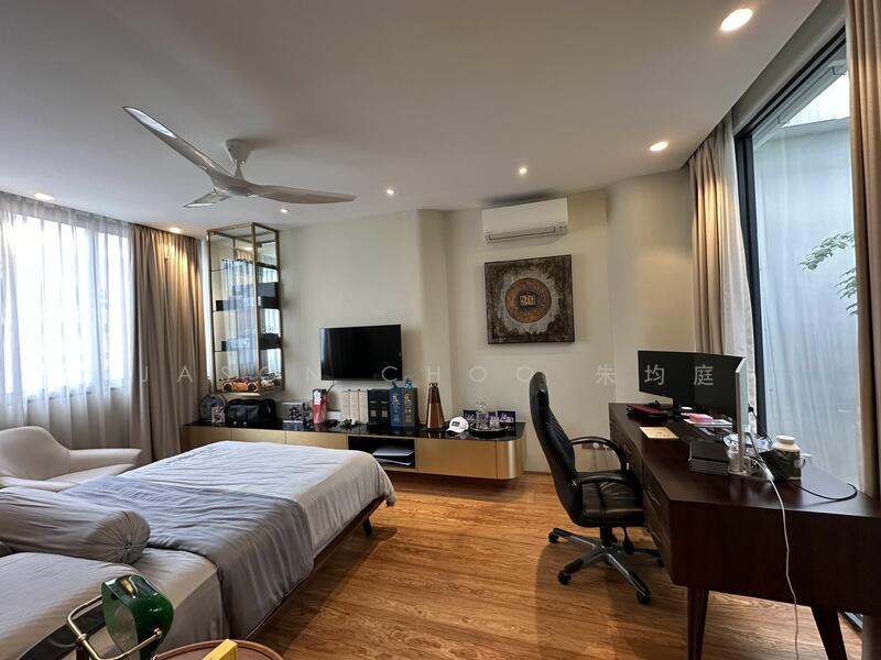 For Sale - Beautifully Renovated Almost Brand New Semi D
