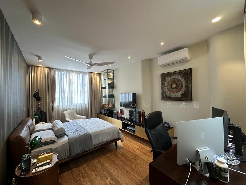 For Sale - Beautifully Renovated Almost Brand New Semi D