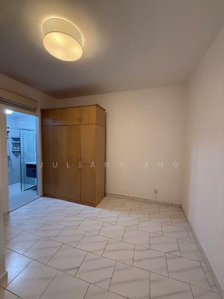 1st Floor Guest Bedroom 