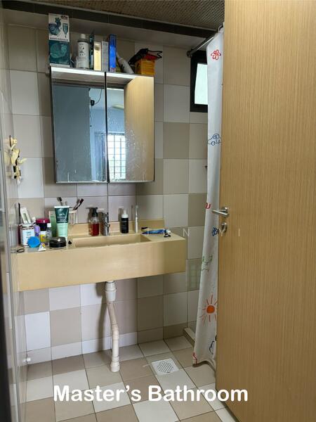 Master's Bathroom
