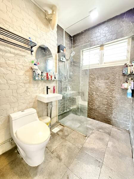 Master Toilet