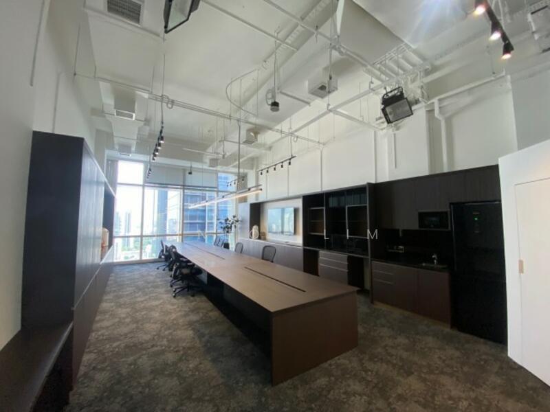 Fitted CBD office | High floor with skyline views | Sell vacant, 160 Robinson Road, Boat Quay / Raffles Place / Marina, 753 sqft, Office For Sale, by Linson Lim, 60151616 - CommercialGuru.com.sg