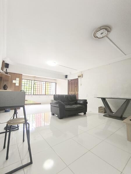 For Sale - 305 Ang Mo Kio Avenue 1