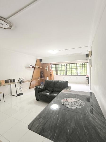 For Sale - 305 Ang Mo Kio Avenue 1